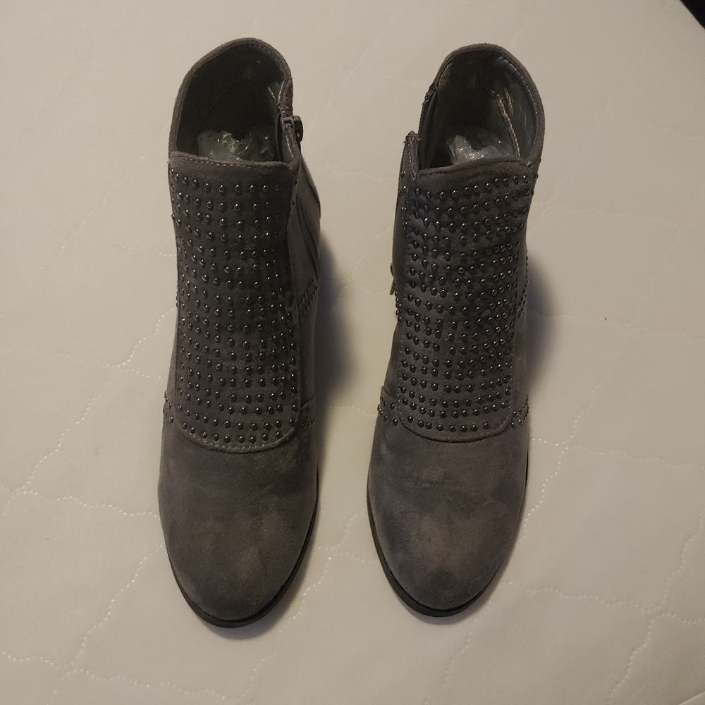 Gray suede boot - Picture 2 of 4